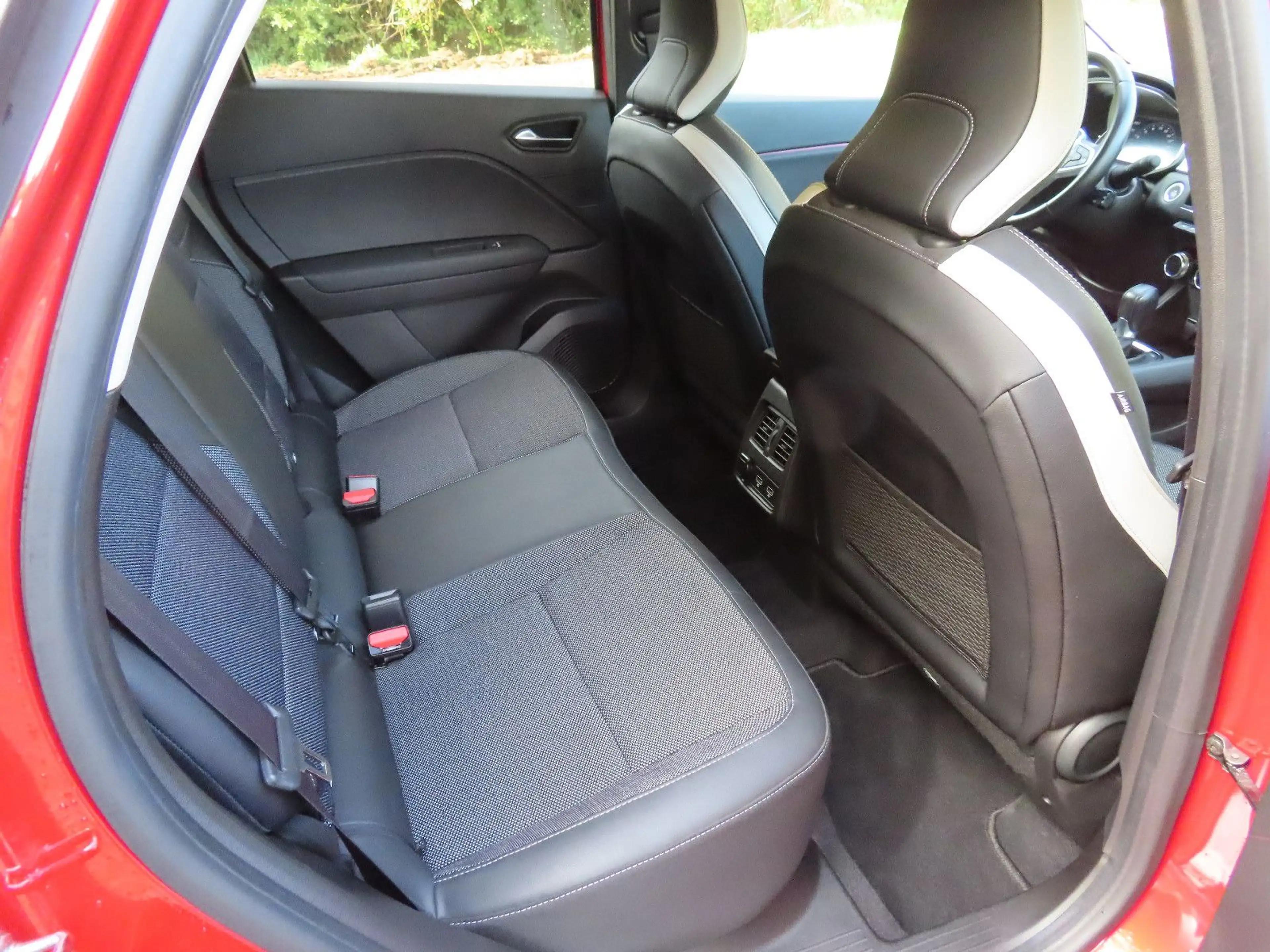 Renault Captur II Intens 1.3 AUT, Kamera, Navi, LED, SHZ — photo 14