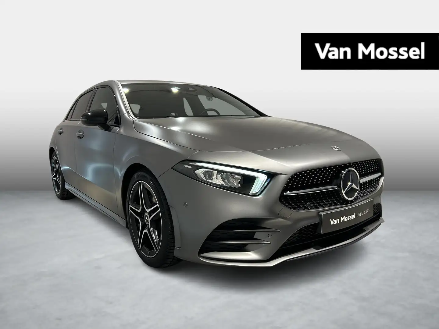 Mercedes-Benz A 180 A AMG Line - NIGHT PACK - MAGNO GREY - THERMOTRONI Grijs - 1