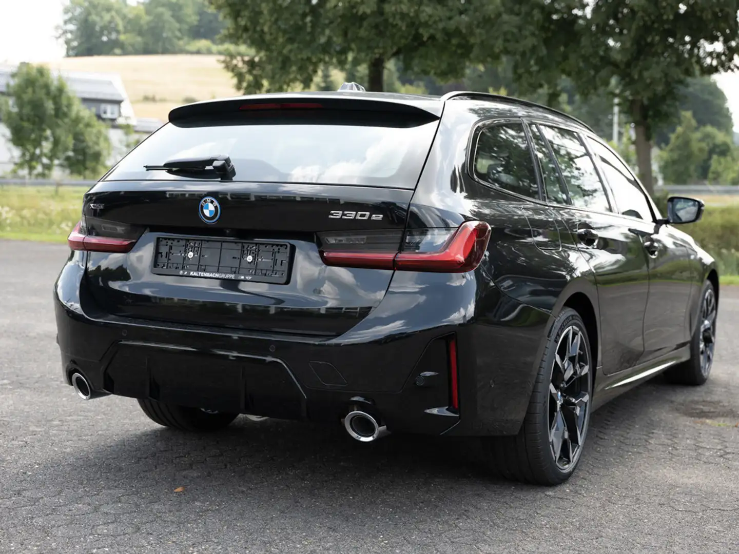BMW 330 e Touring xDrive M-Sport FACEL. 360° LED Negru - 2
