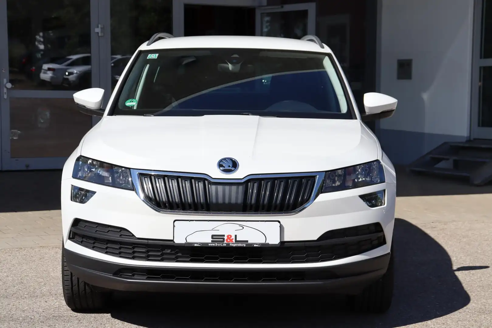 Skoda Karoq 1.6 TDI Style/ Business/ Navi-Amundsen Weiß - 2