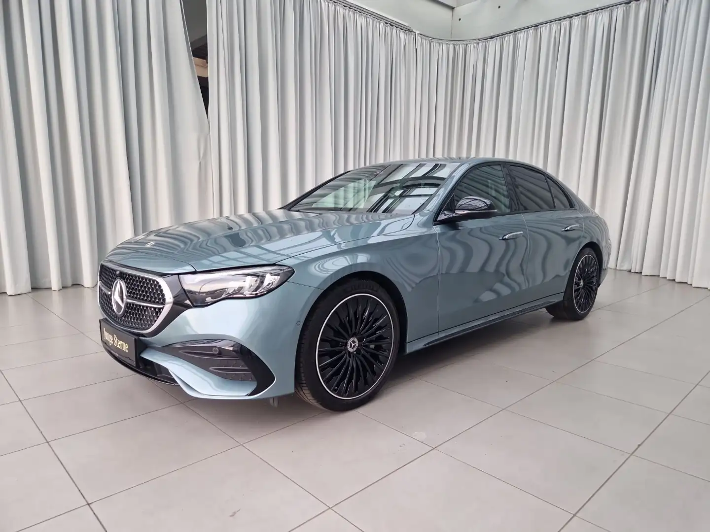 Mercedes-Benz E 220 d Limousine SpurW Winterp. SportS. Silber - 2