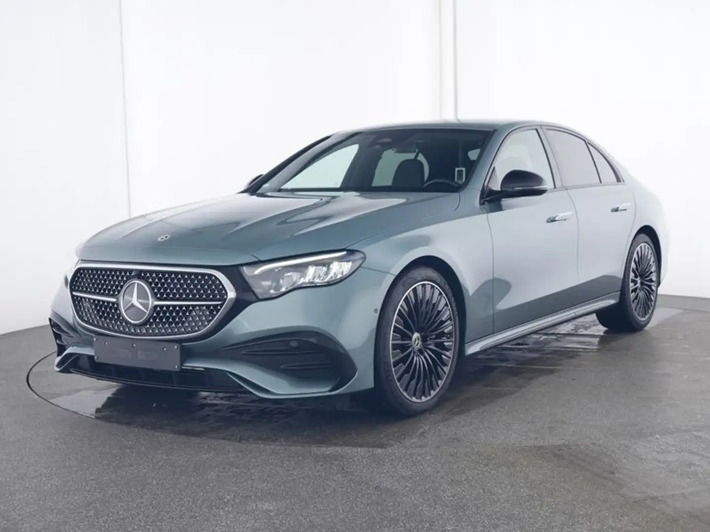Mercedes-Benz E 220 d Limousine SpurW Winterp. SportS. Silber - 2