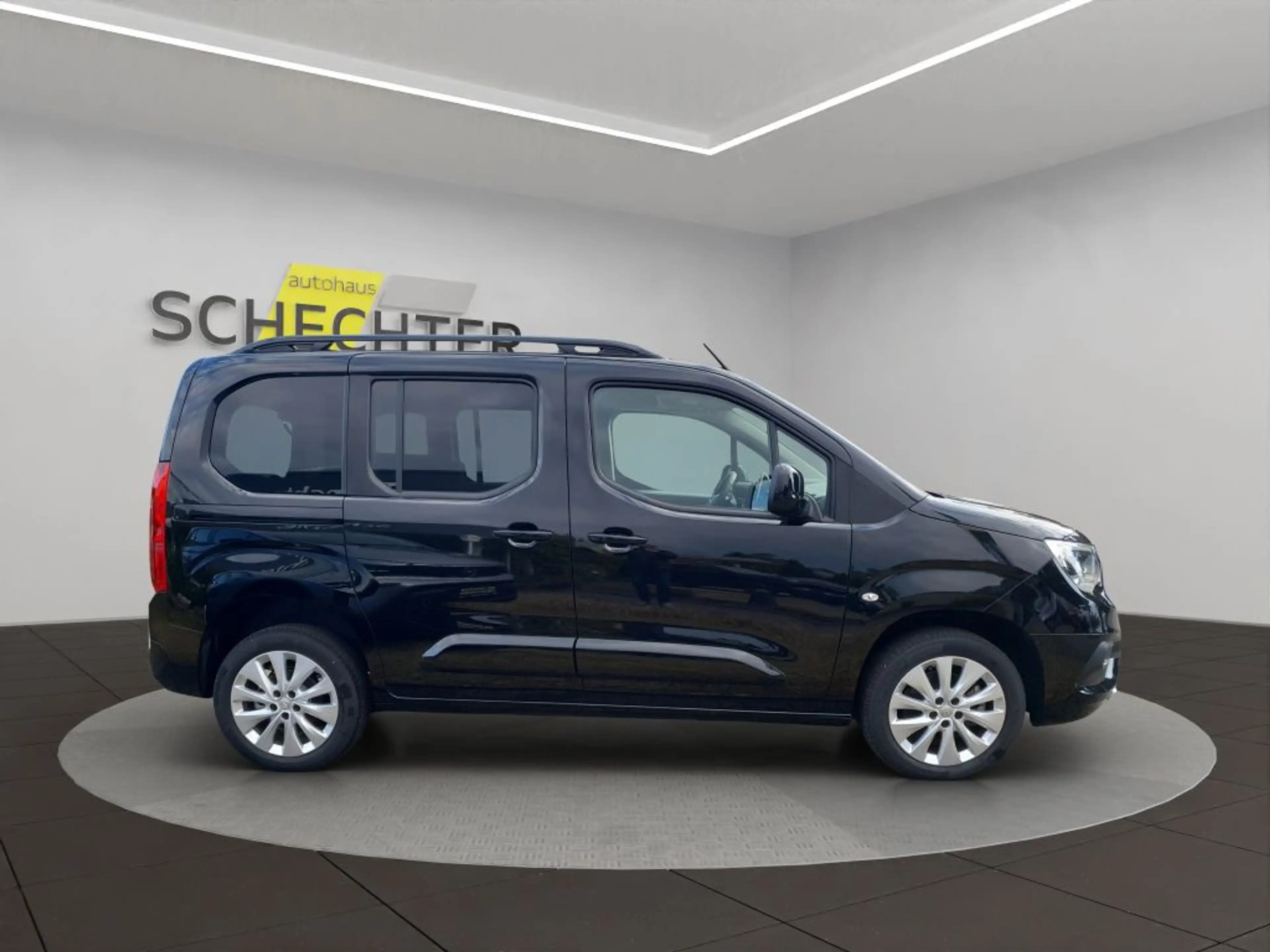 Opel Combo Life 1.5 D Start/Stop Ultimate N1 — photo 6