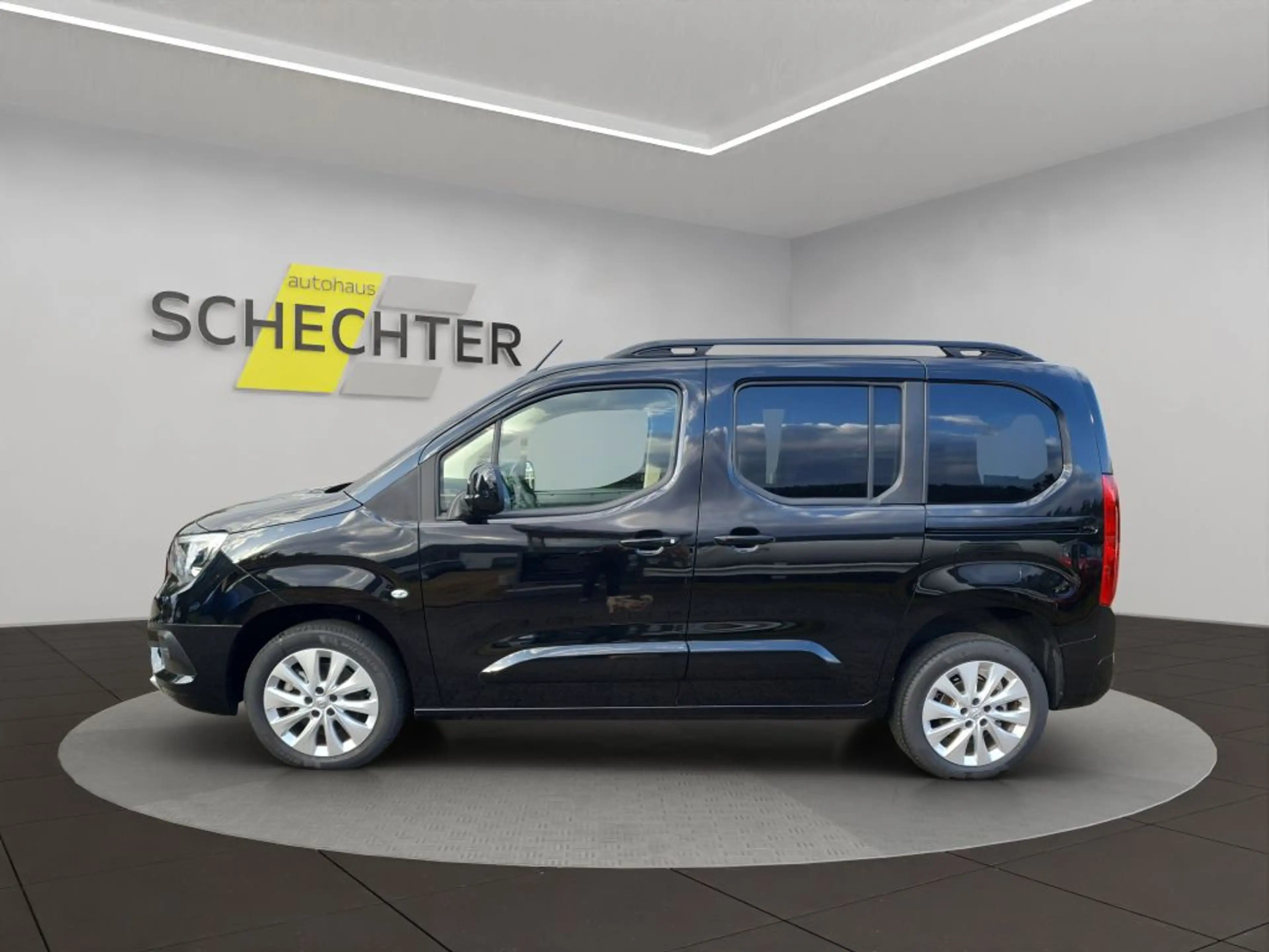 Opel Combo Life 1.5 D Start/Stop Ultimate N1 — photo 2
