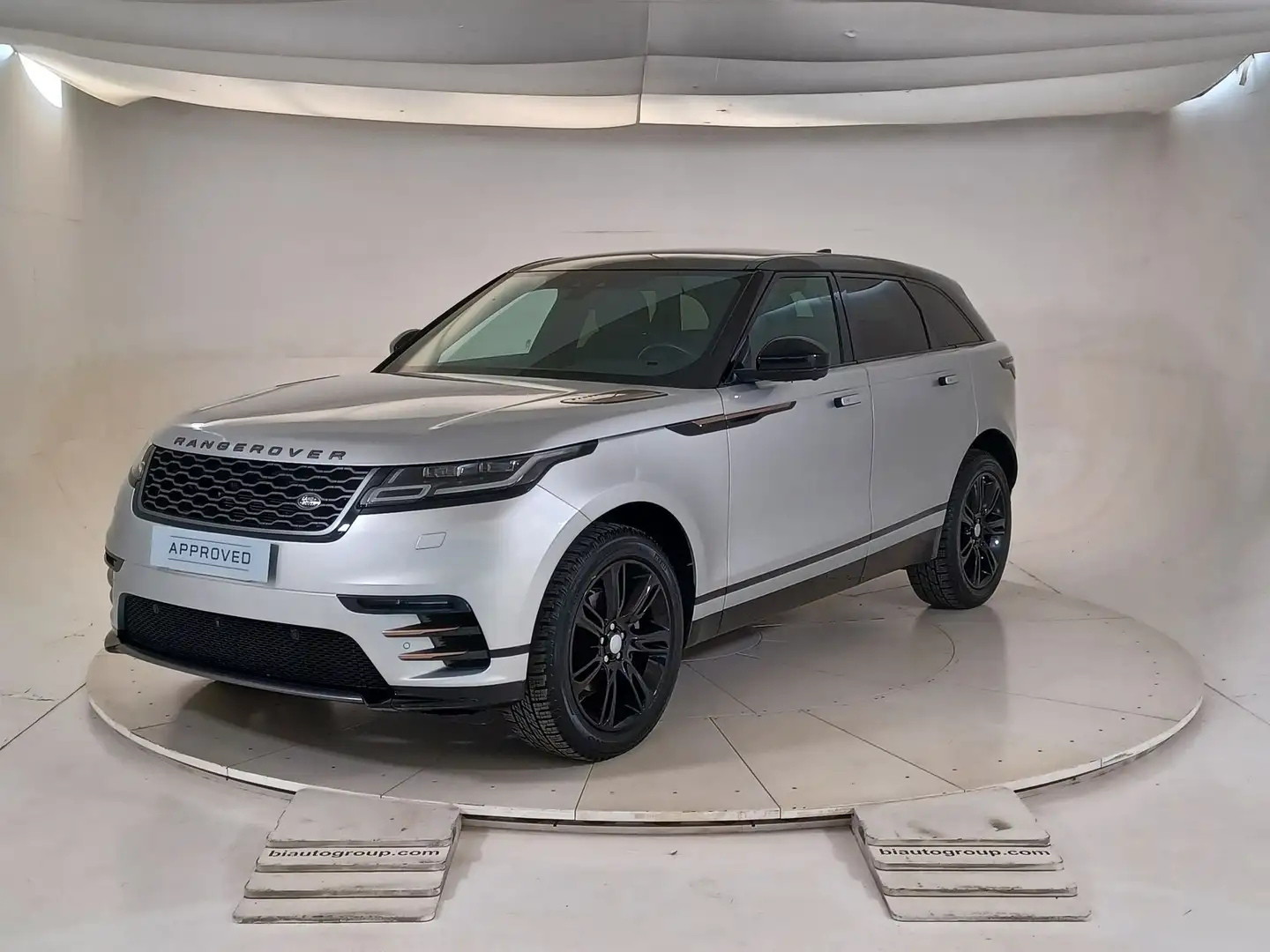 Land Rover Range Rover Velar 2017 Diesel 2.0d i4 R-Dynamic 240cv auto my2 Grigio - 1
