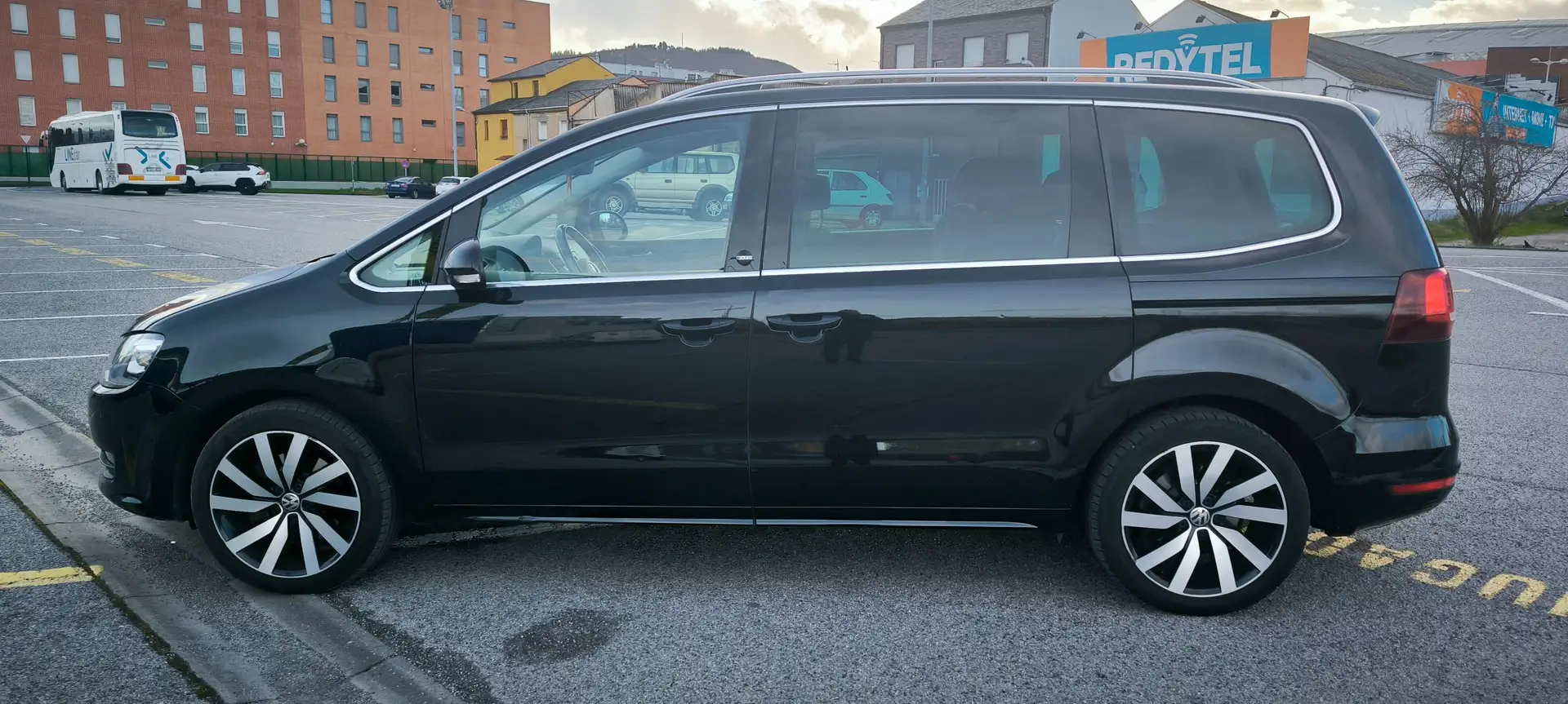 Volkswagen Sharan Sharan 2.0TDI Sport DSG 135kW Sport Negro - 2