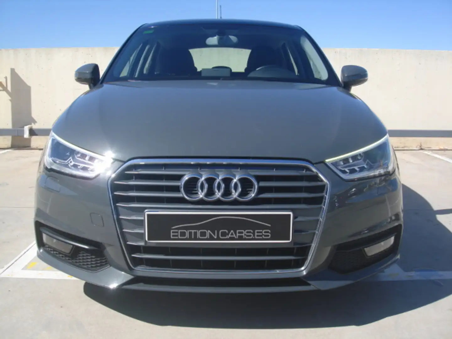Audi A1 Sportback 1.0 TFSI Adrenalin Gris - 2
