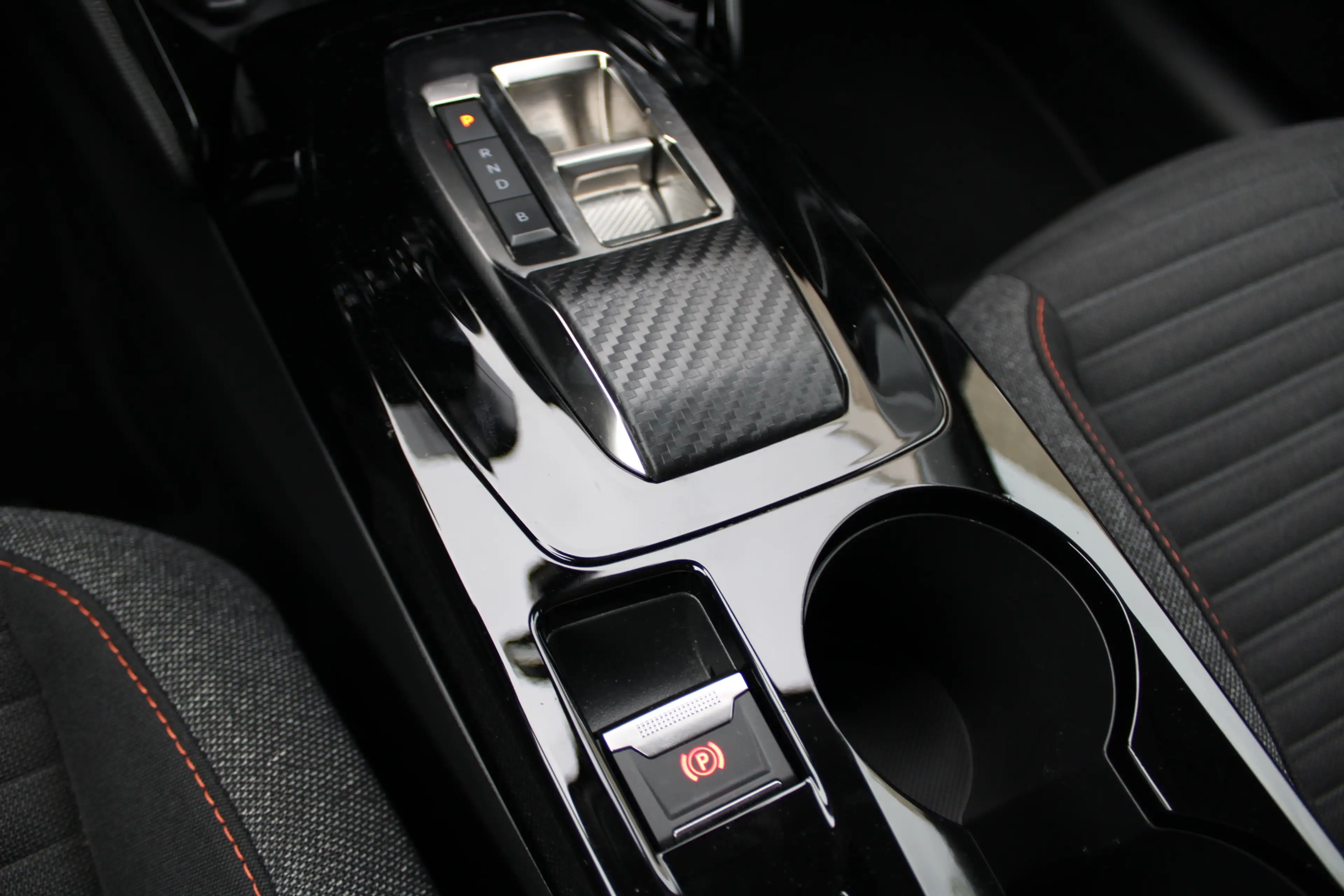Peugeot e-208 EV Active 50 kWh | Cruise control | Carplay | Stoe — photo 25