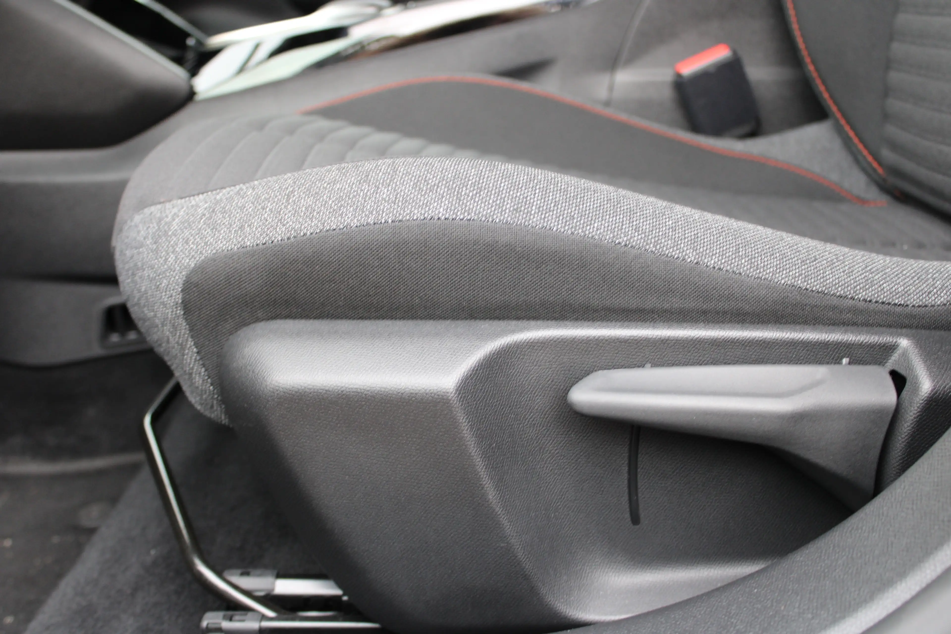 Peugeot e-208 EV Active 50 kWh | Cruise control | Carplay | Stoe — photo 13