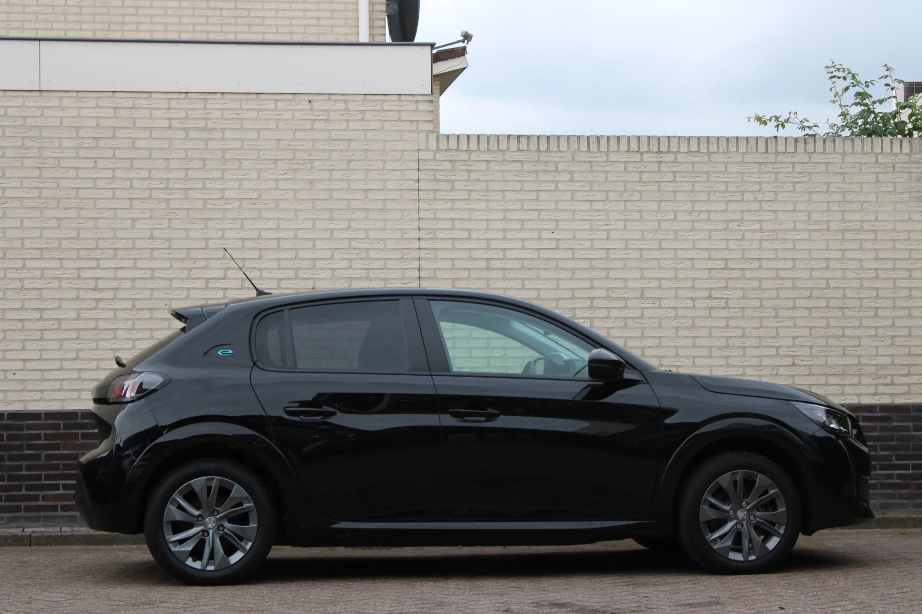 Peugeot e-208 EV Active 50 kWh | Cruise control | Carplay | Stoe — photo 2