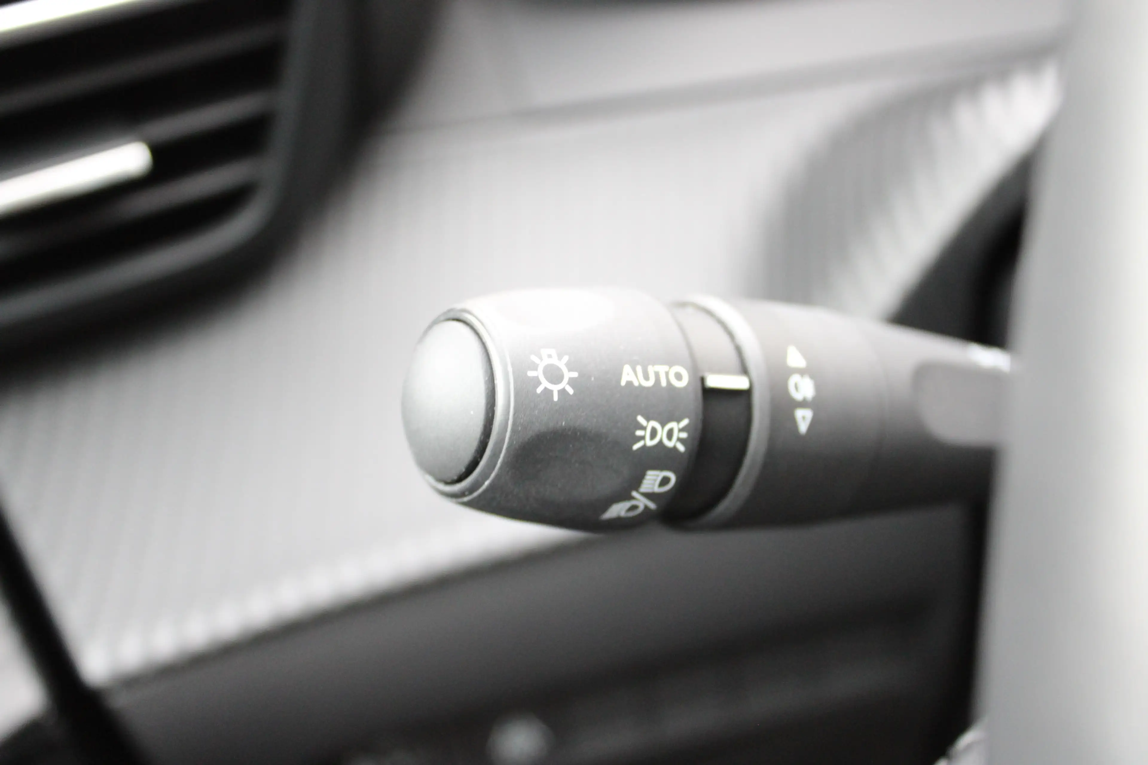 Peugeot e-208 EV Active 50 kWh | Cruise control | Carplay | Stoe — photo 19