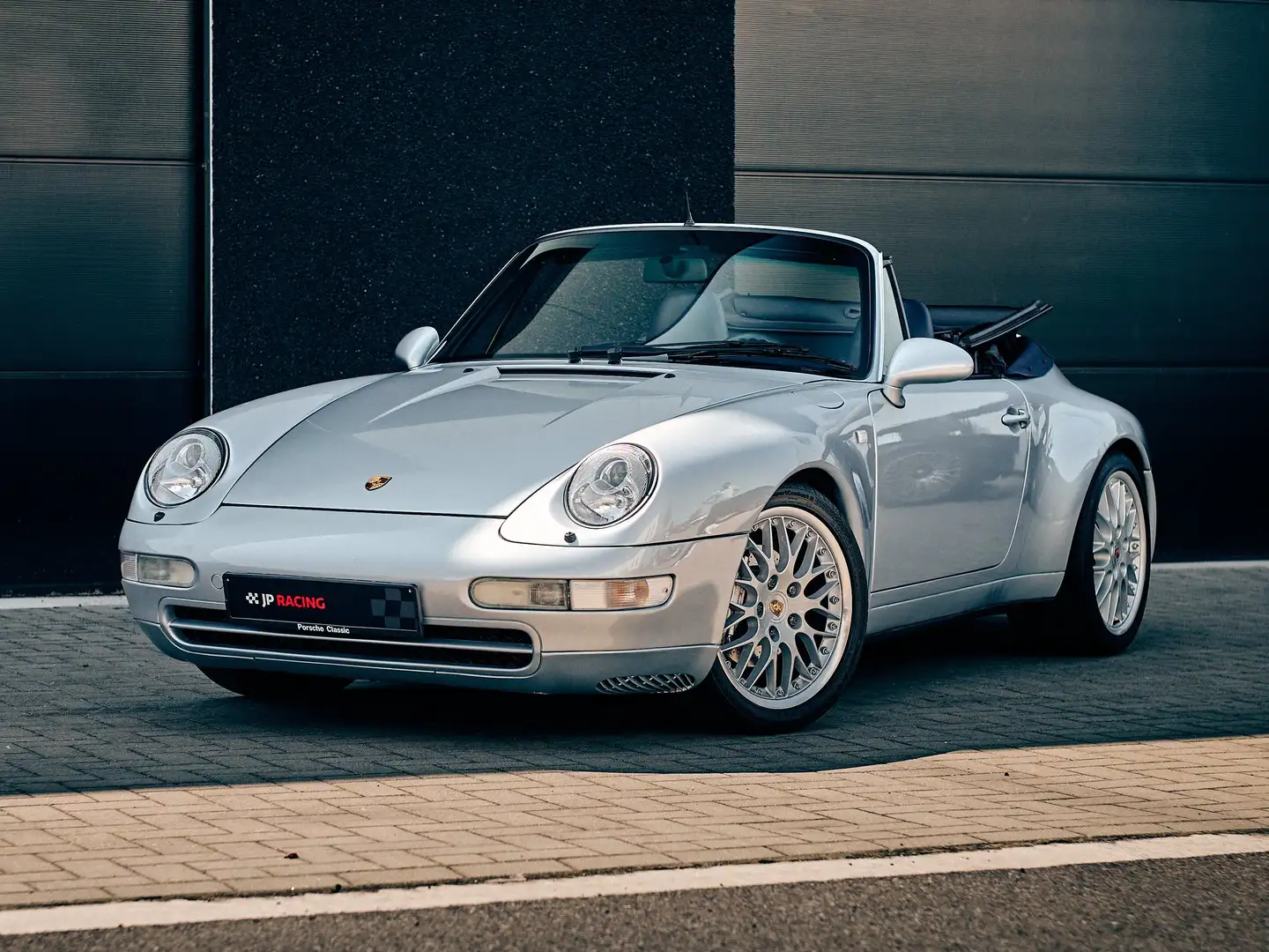 Porsche 993 Carrera 4 cabrio manual gear 286Pk Ezüst - 1