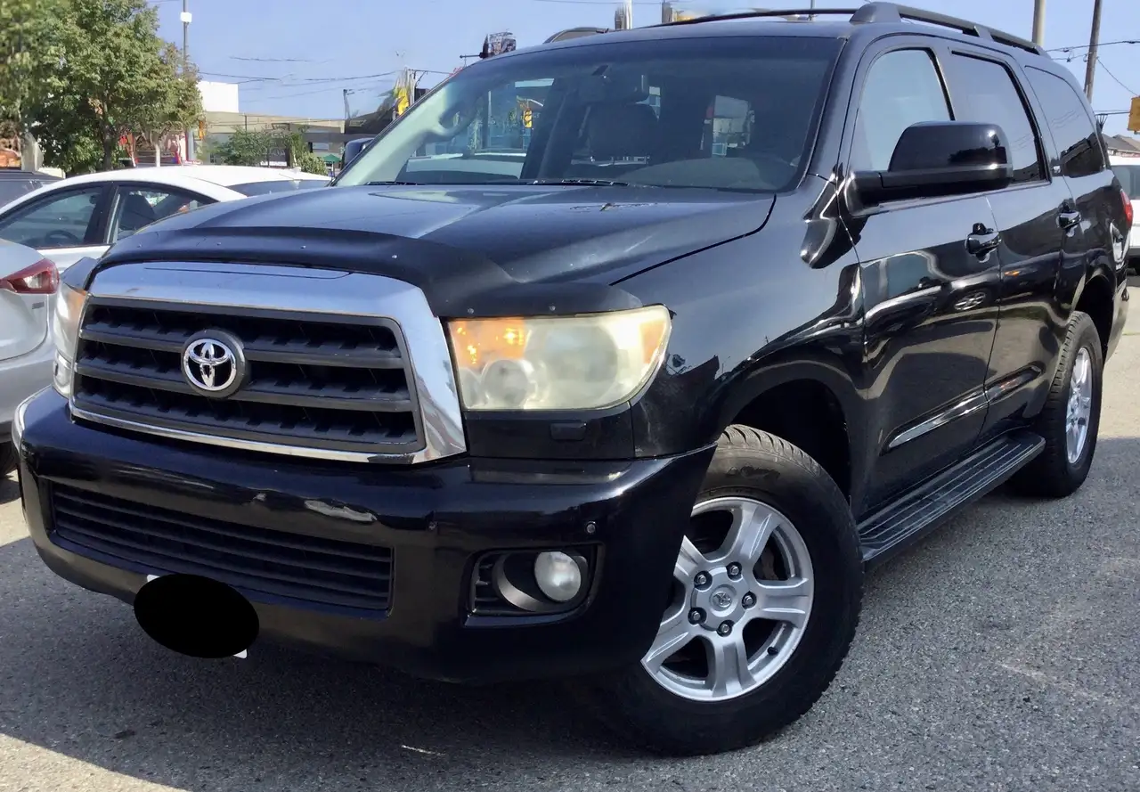 Toyota Sequoia снимка Toyota Sequoia