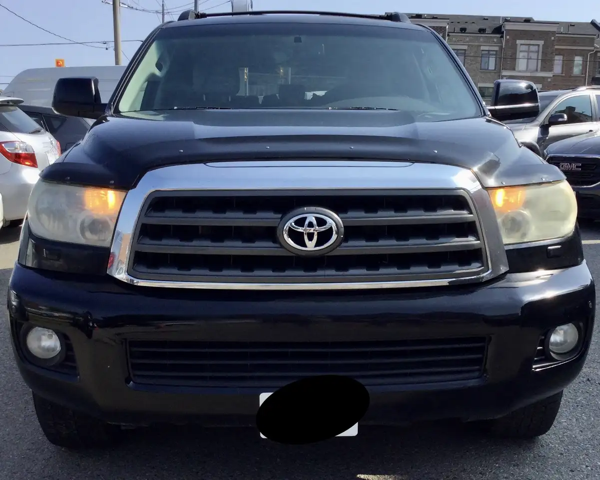 Toyota Sequoia снимка Toyota Sequoia