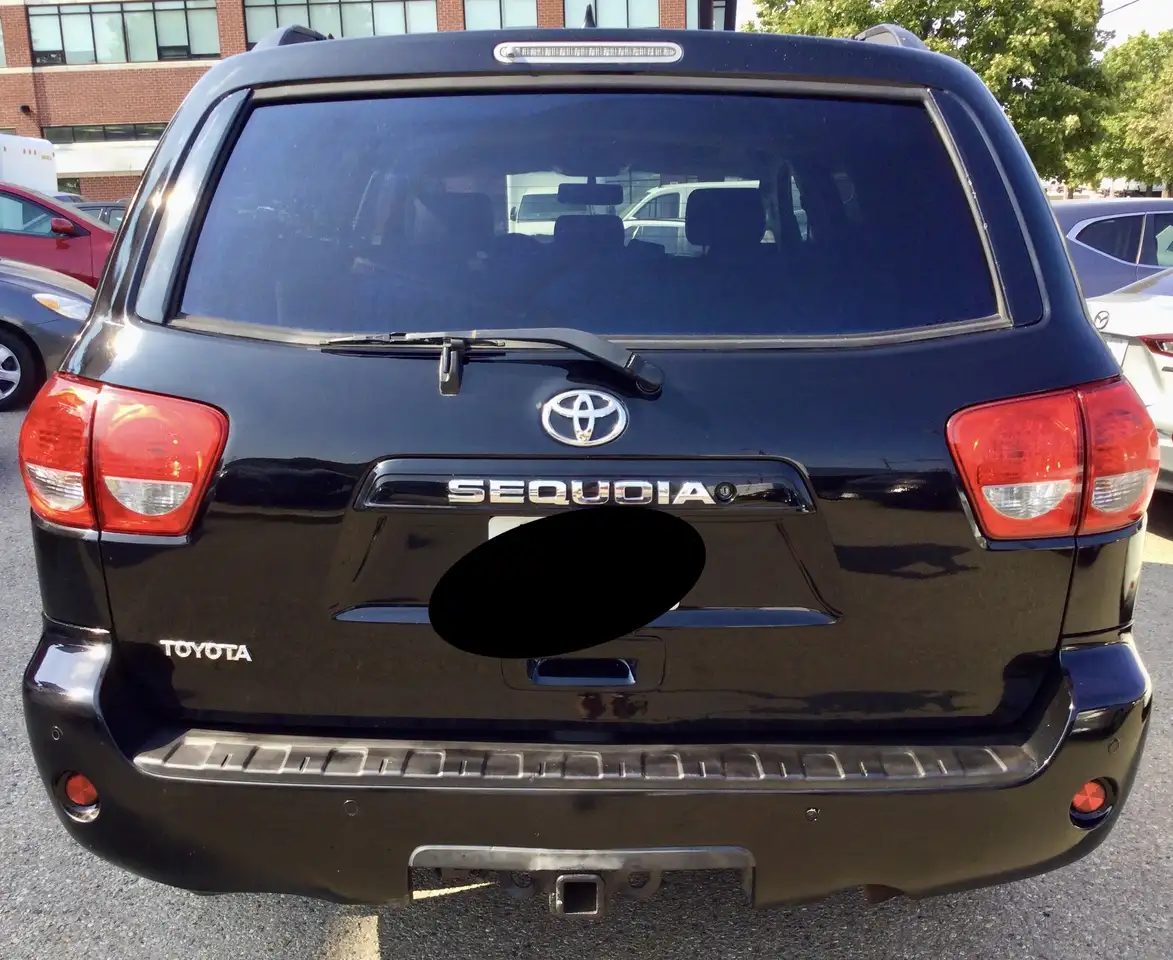 Toyota Sequoia снимка Toyota Sequoia