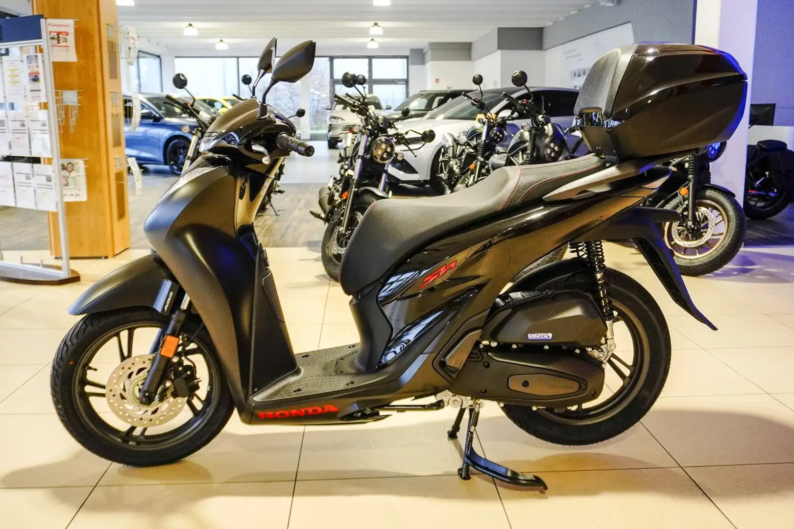 Honda SH 125i mit Topcase Negro - 2