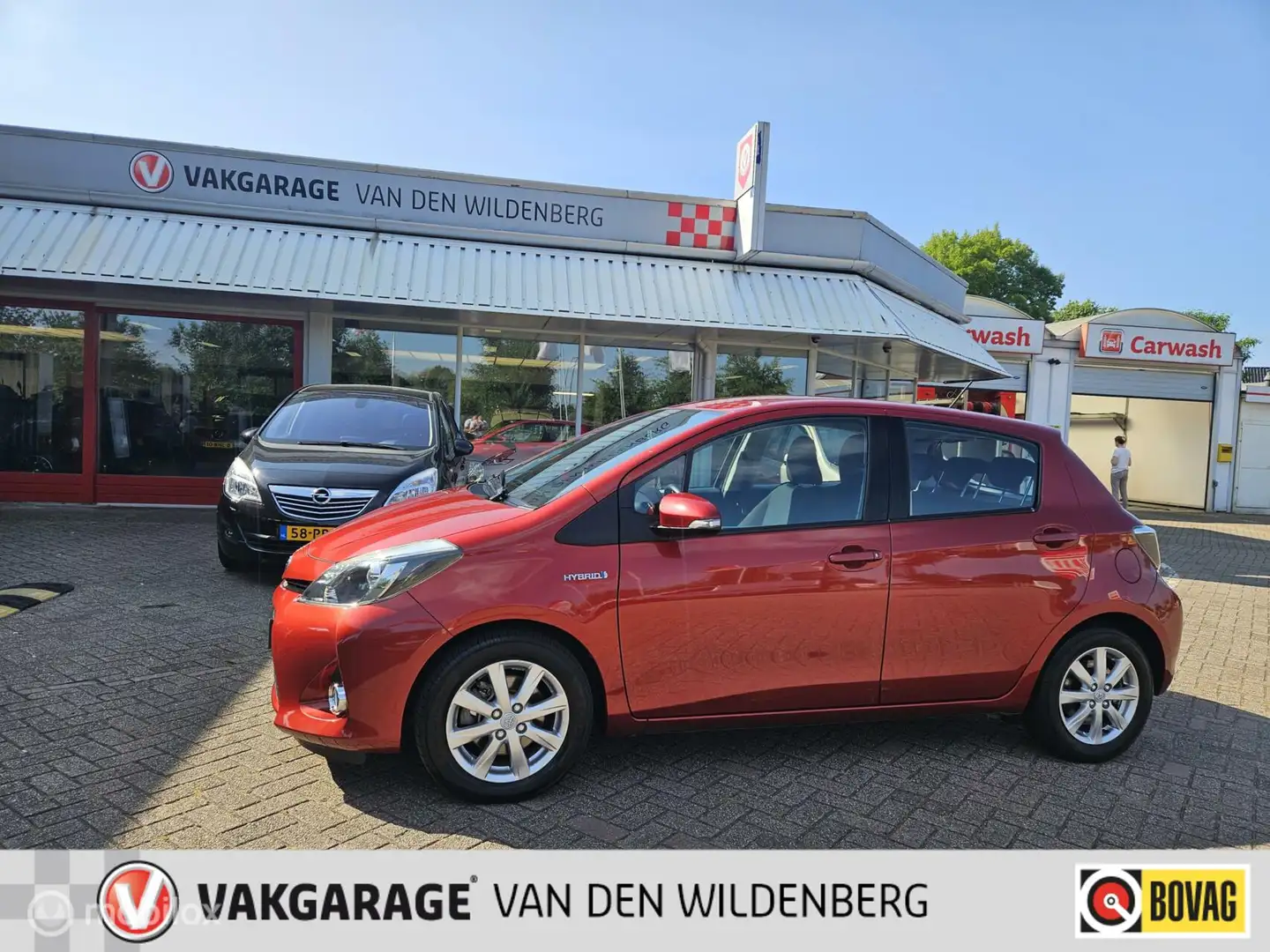 Toyota Yaris 1.5 Full Hybrid Comfort Rot - 1
