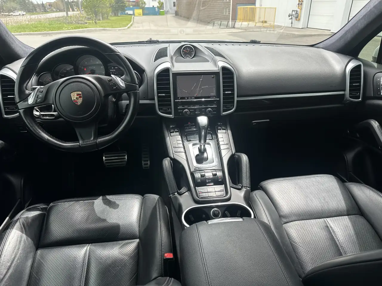 Porsche Cayenne снимка Porsche Cayenne