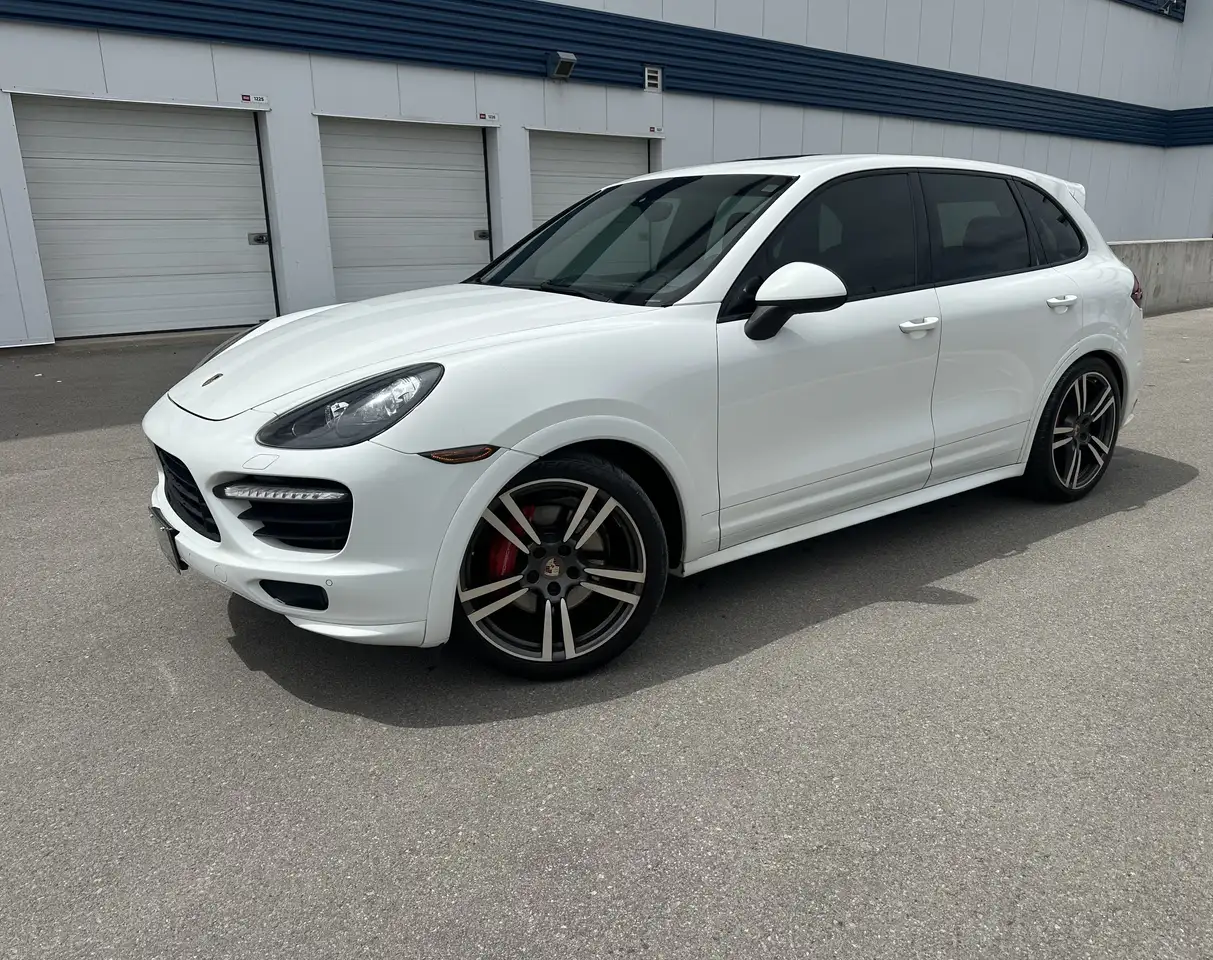 Porsche Cayenne снимка Porsche Cayenne