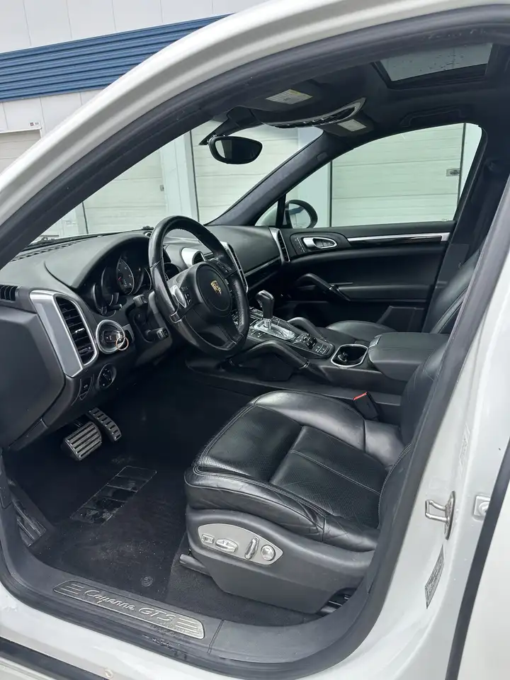 Porsche Cayenne снимка Porsche Cayenne