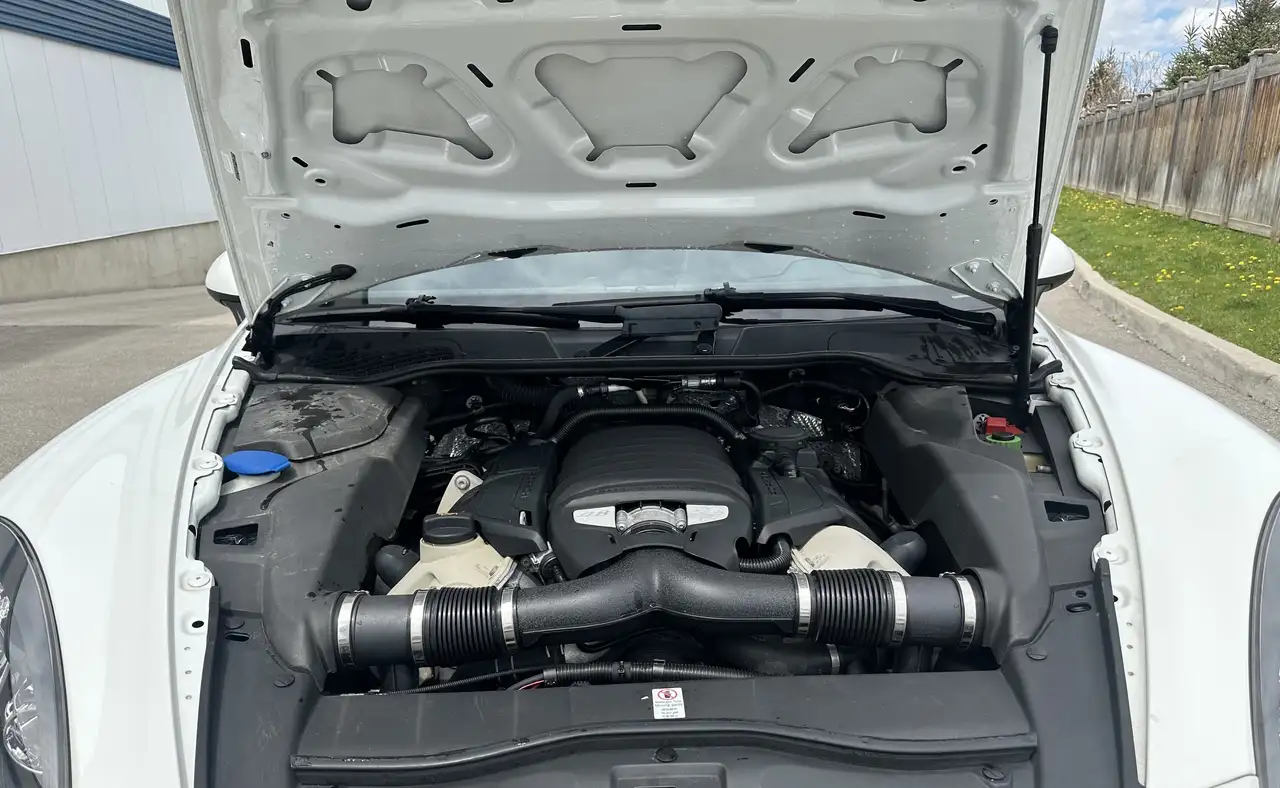Porsche Cayenne снимка Porsche Cayenne