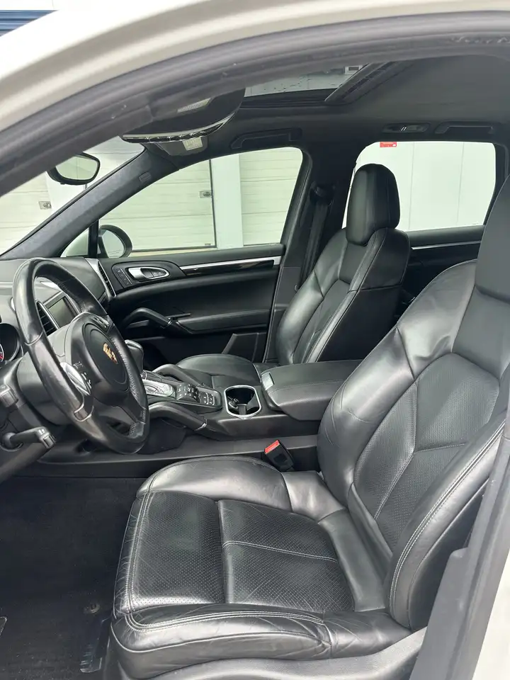 Porsche Cayenne снимка Porsche Cayenne