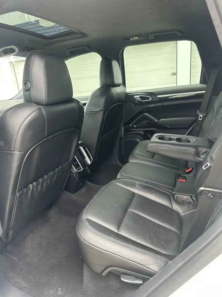 Porsche Cayenne снимка Porsche Cayenne