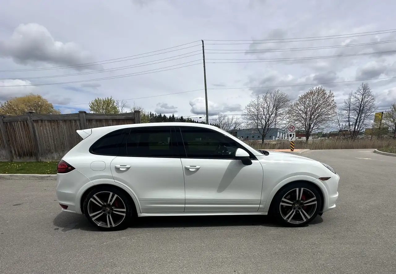 Porsche Cayenne снимка Porsche Cayenne