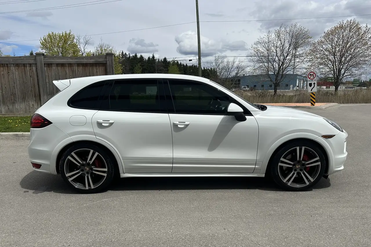 Porsche Cayenne снимка Porsche Cayenne