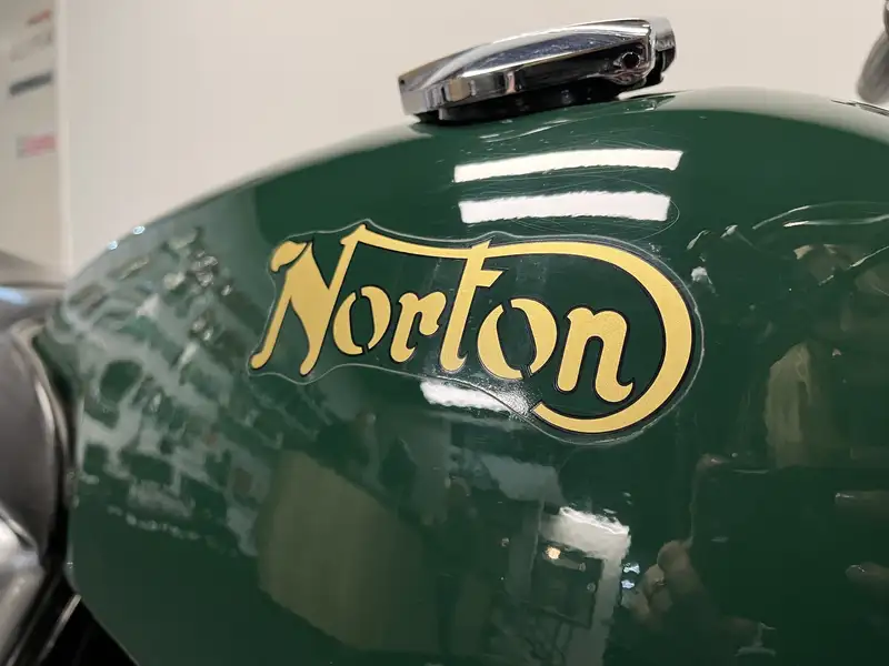 Norton Fastback - foto 3
