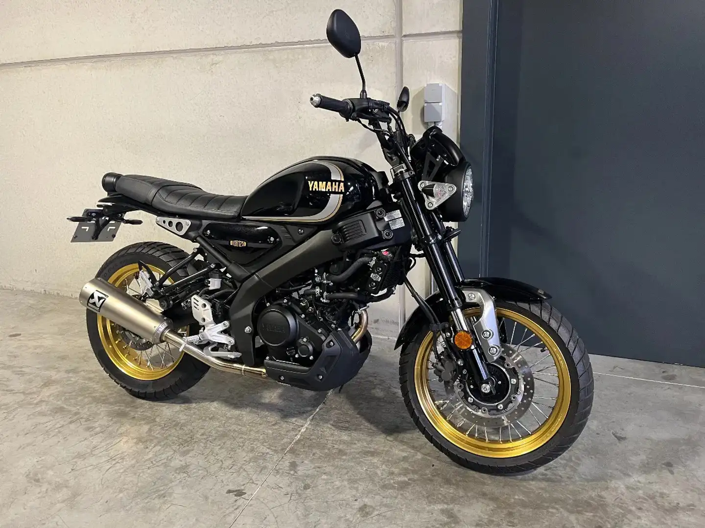 Yamaha XSR 125 Legacy met volledige Akrapovic - 1