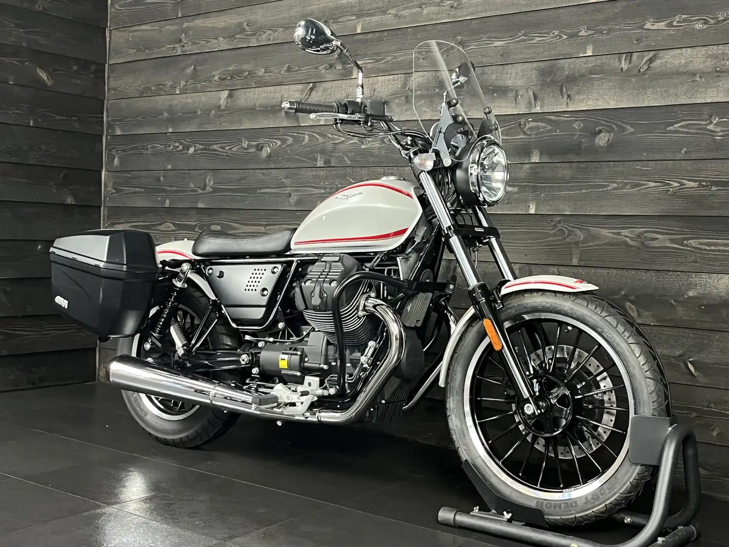 Moto Guzzi V 9 ROAMER ABS Alb - 2