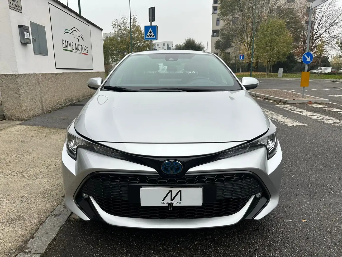 Toyota Corolla 1.8h Business cvt - AUT/NAV/CAMERA - SOLO 10.000KM Argent - 2