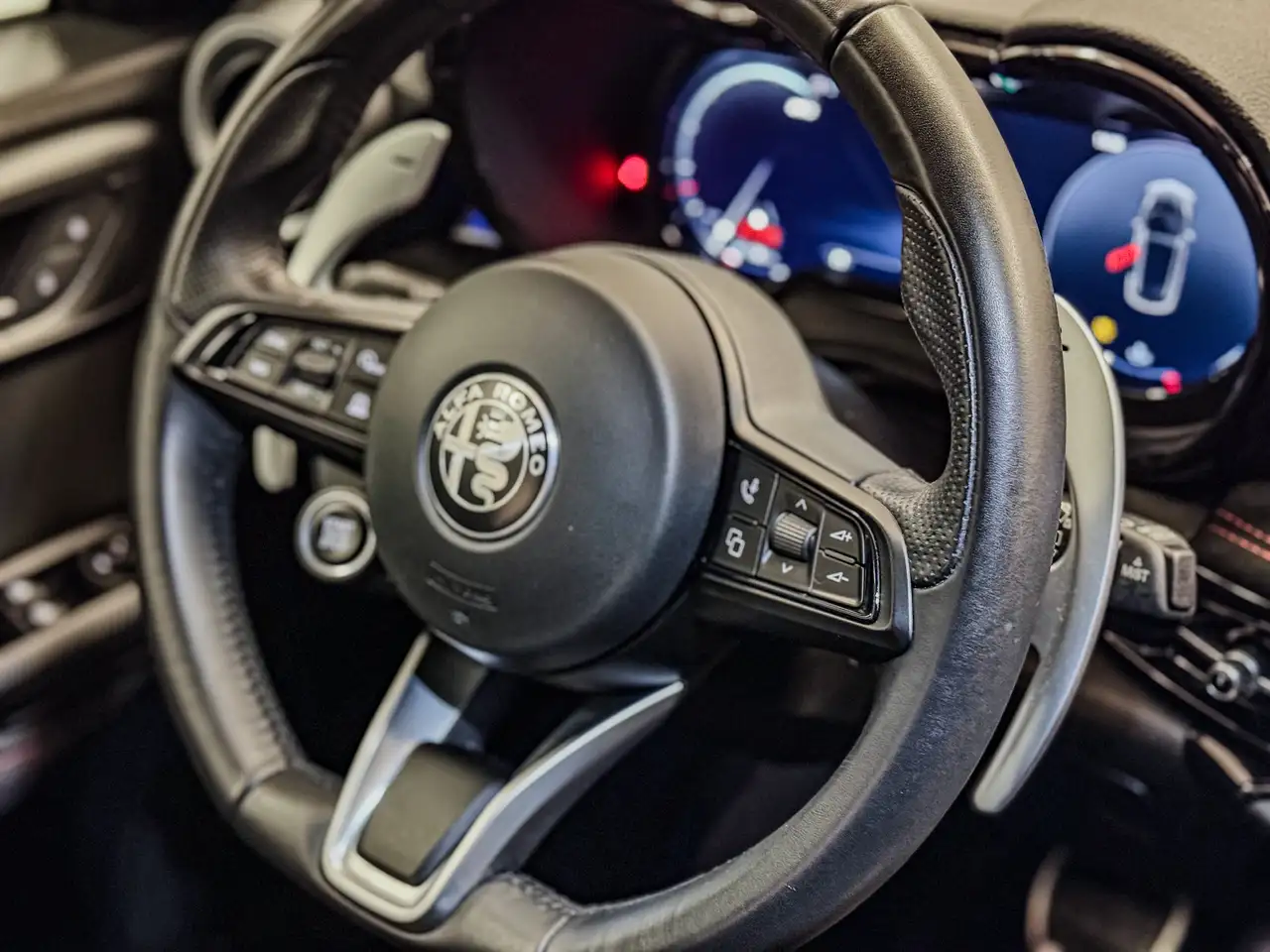 Alfa Romeo Tonale 2023 — фото 17