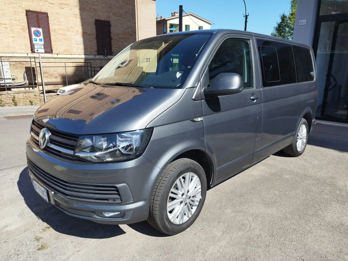 Volkswagen T6 Multivan Multivan T6 2016 2.0 tdi Generation Six 150cv Grigio - 1