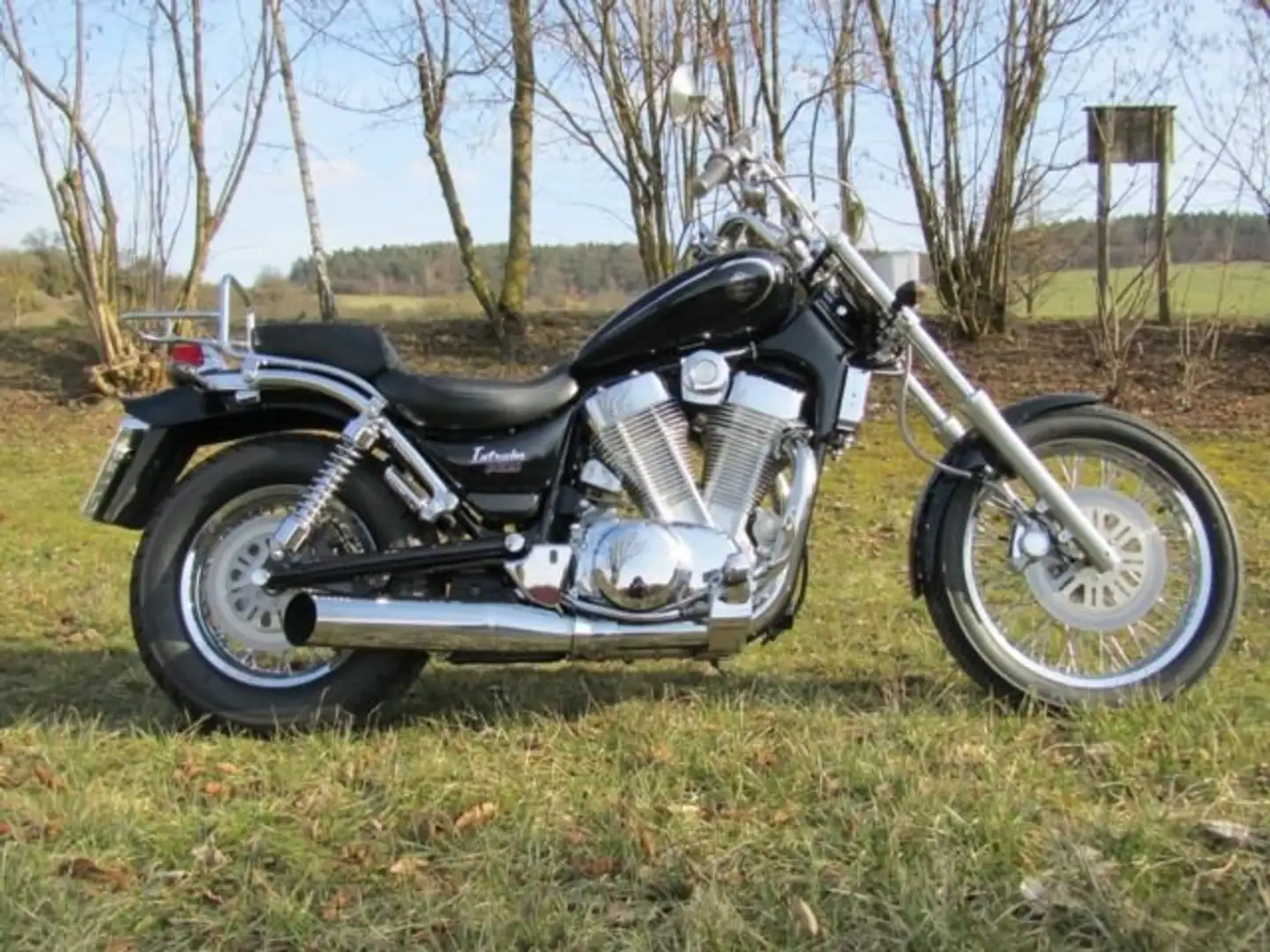 Suzuki VS 1400 Schwarz - 1
