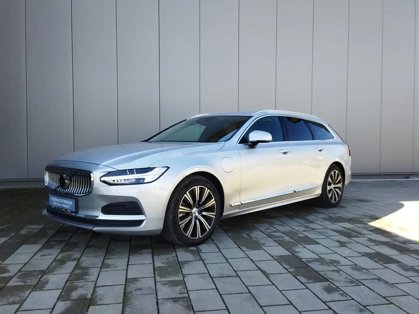 Volvo V90 T6 Recharge Inscription Expression AWD Silber - 1