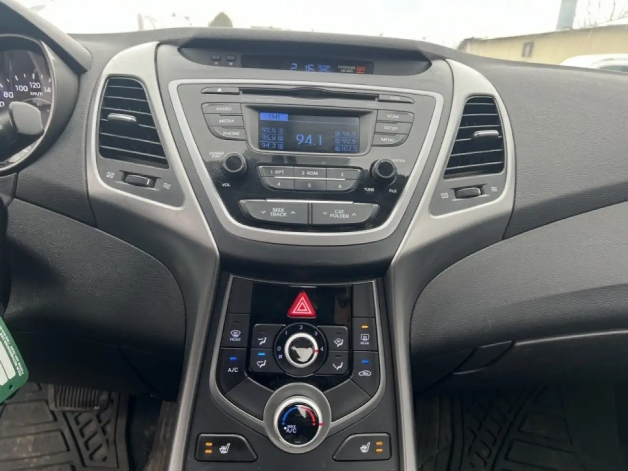 Hyundai ELANTRA снимка Hyundai ELANTRA