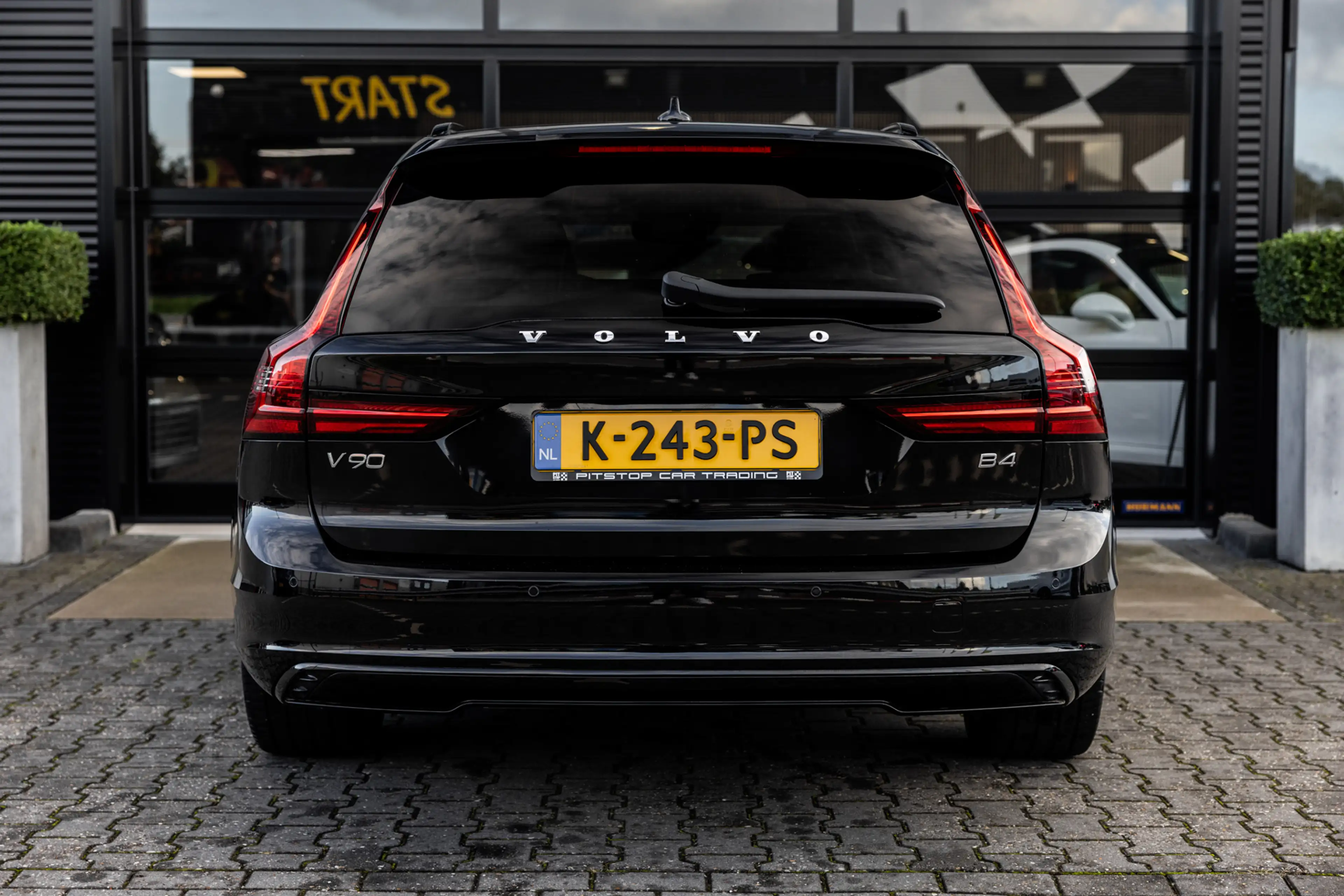 Volvo V90 B4 Ultimate Dark, ACC, Trekhaak, 1e eigenaar, Stuu — photo 6