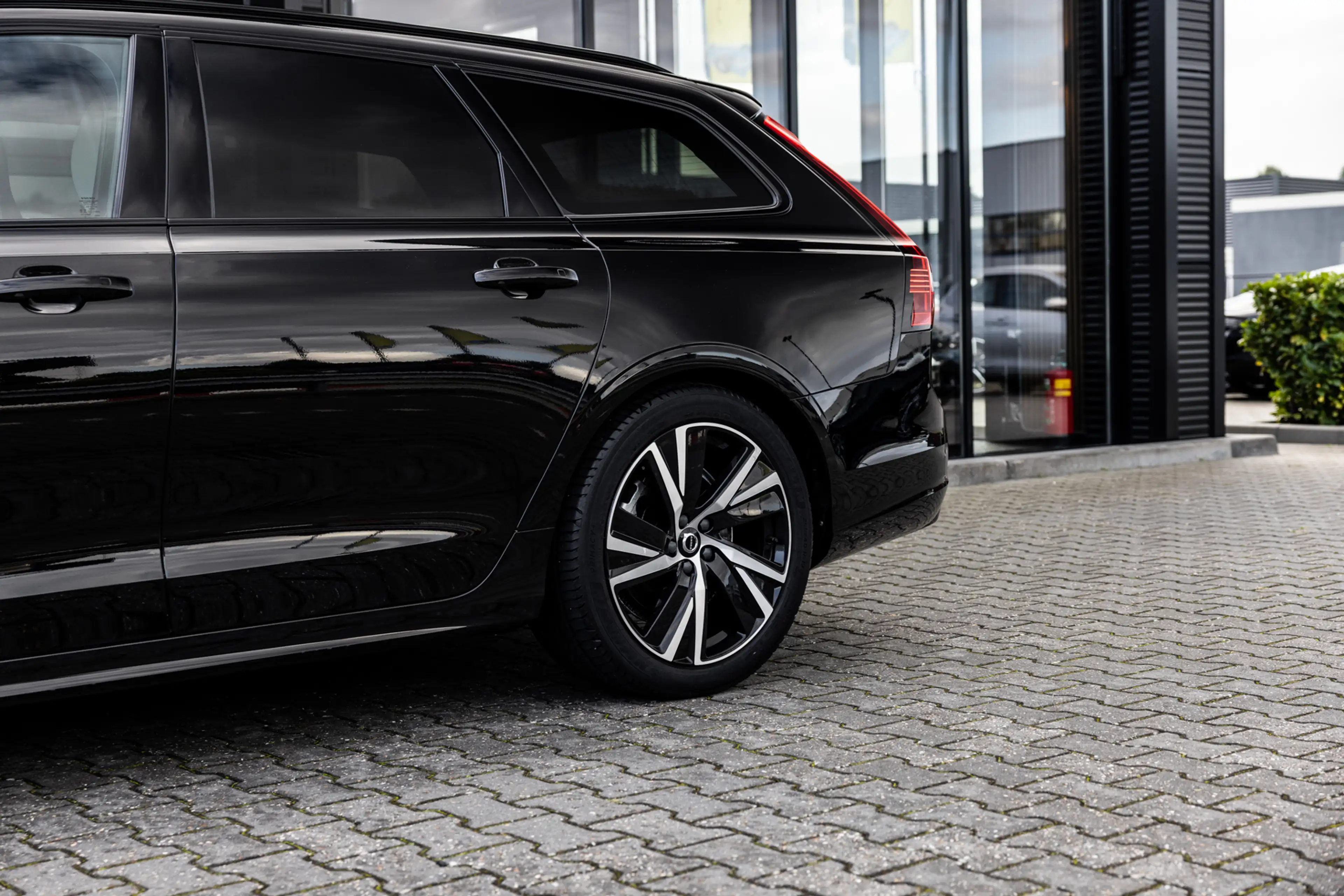 Volvo V90 B4 Ultimate Dark, ACC, Trekhaak, 1e eigenaar, Stuu — photo 5
