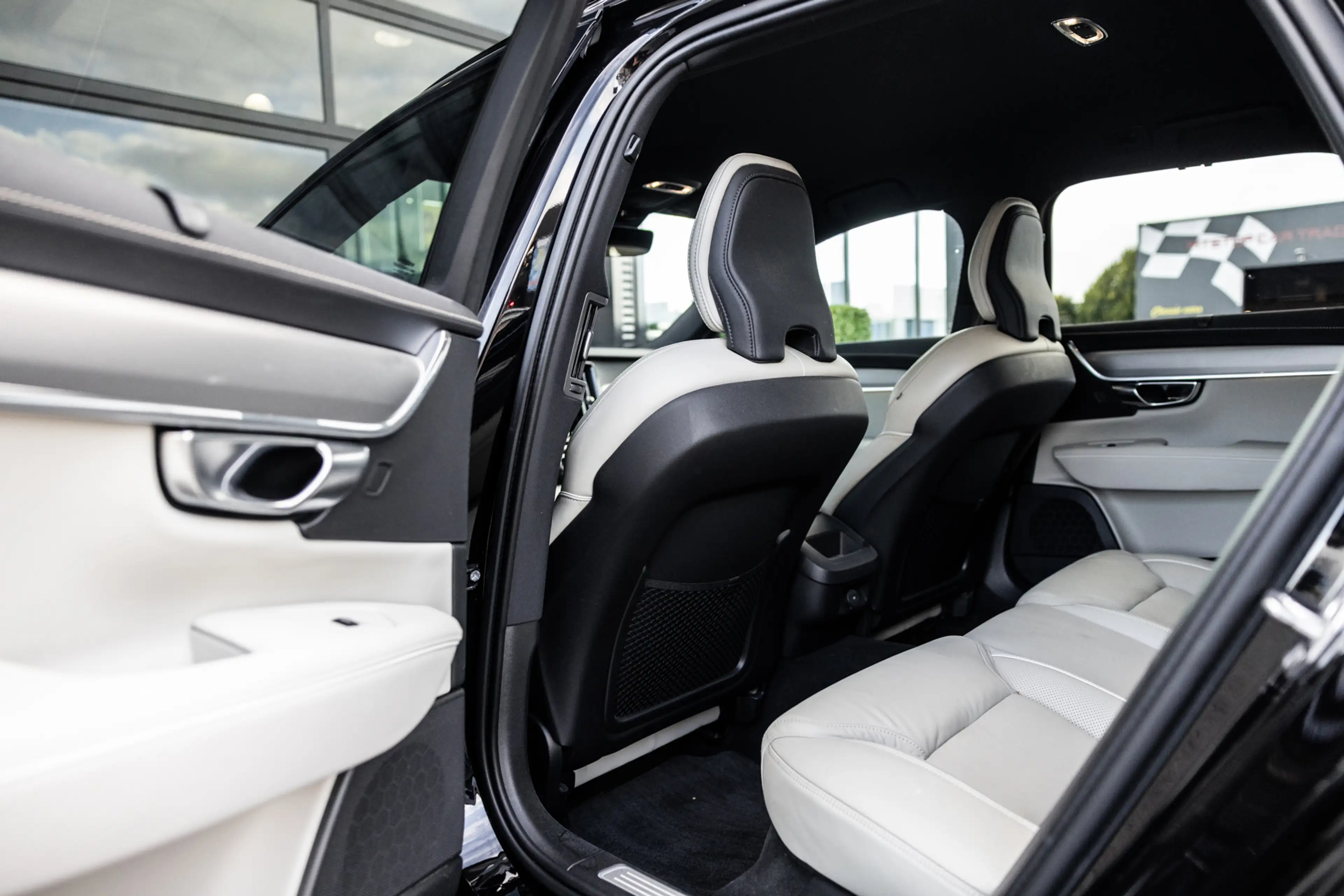 Volvo V90 B4 Ultimate Dark, ACC, Trekhaak, 1e eigenaar, Stuu — photo 8