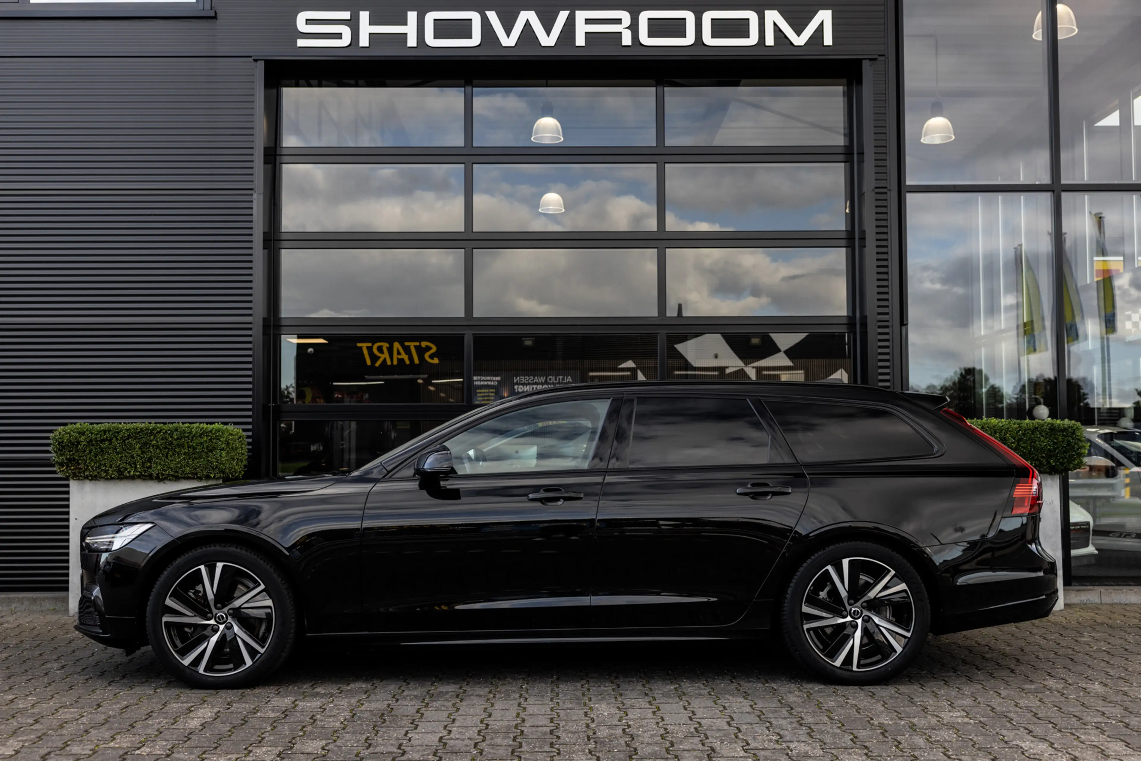Volvo V90 B4 Ultimate Dark, ACC, Trekhaak, 1e eigenaar, Stuu — photo 3