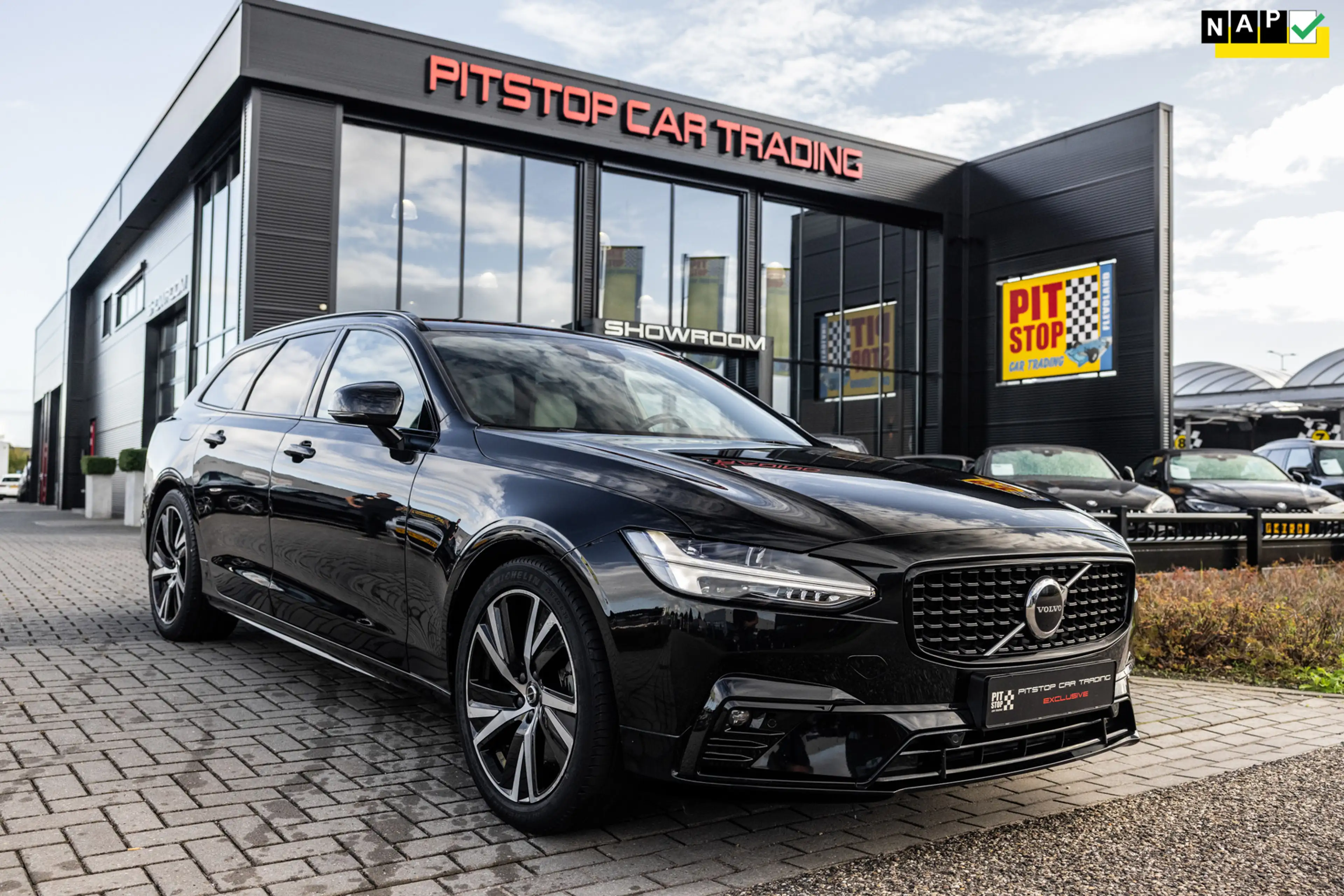 Volvo V90 B4 Ultimate Dark, ACC, Trekhaak, 1e eigenaar, Stuu