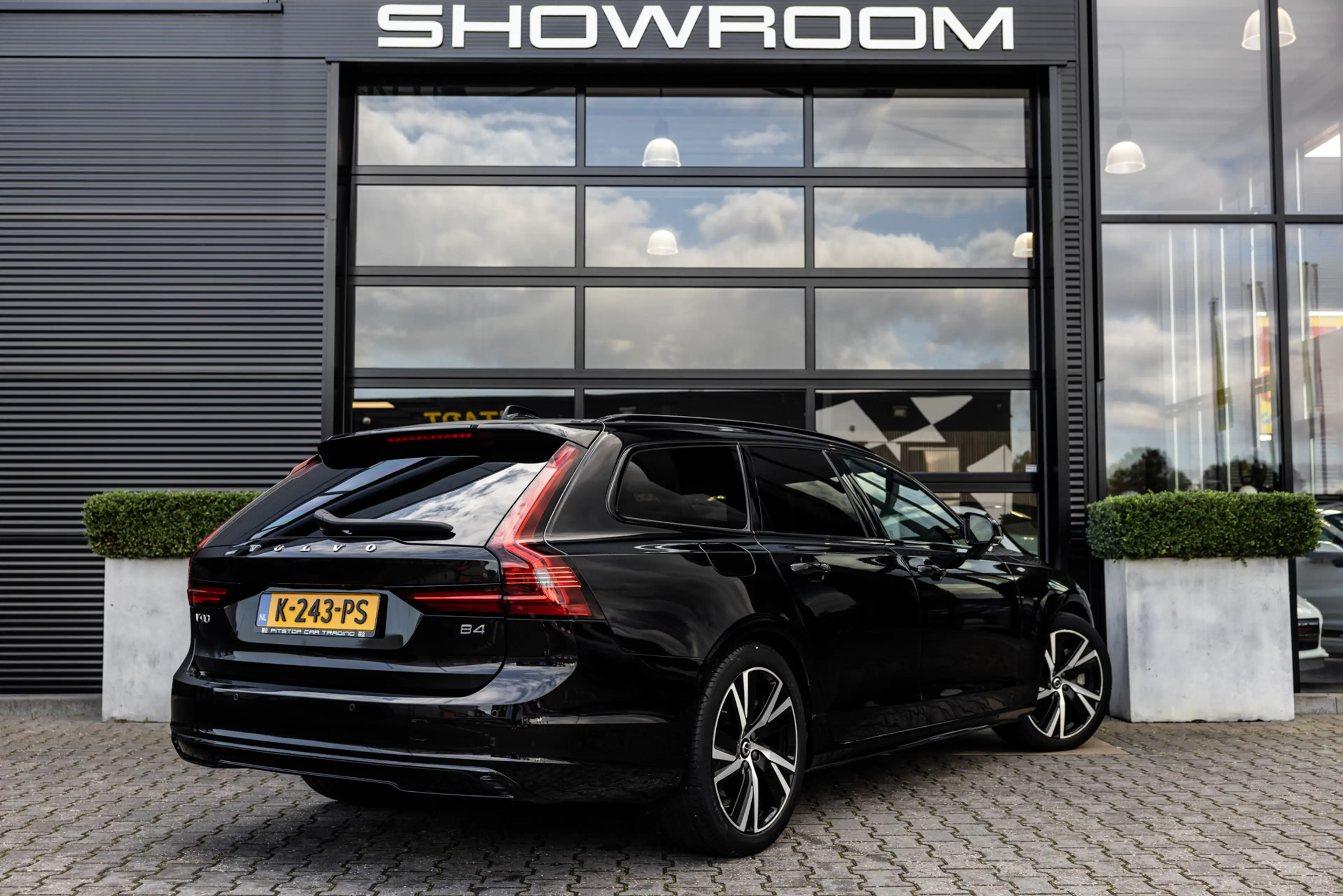 Volvo V90 B4 Ultimate Dark, ACC, Trekhaak, 1e eigenaar, Stuu — photo 7
