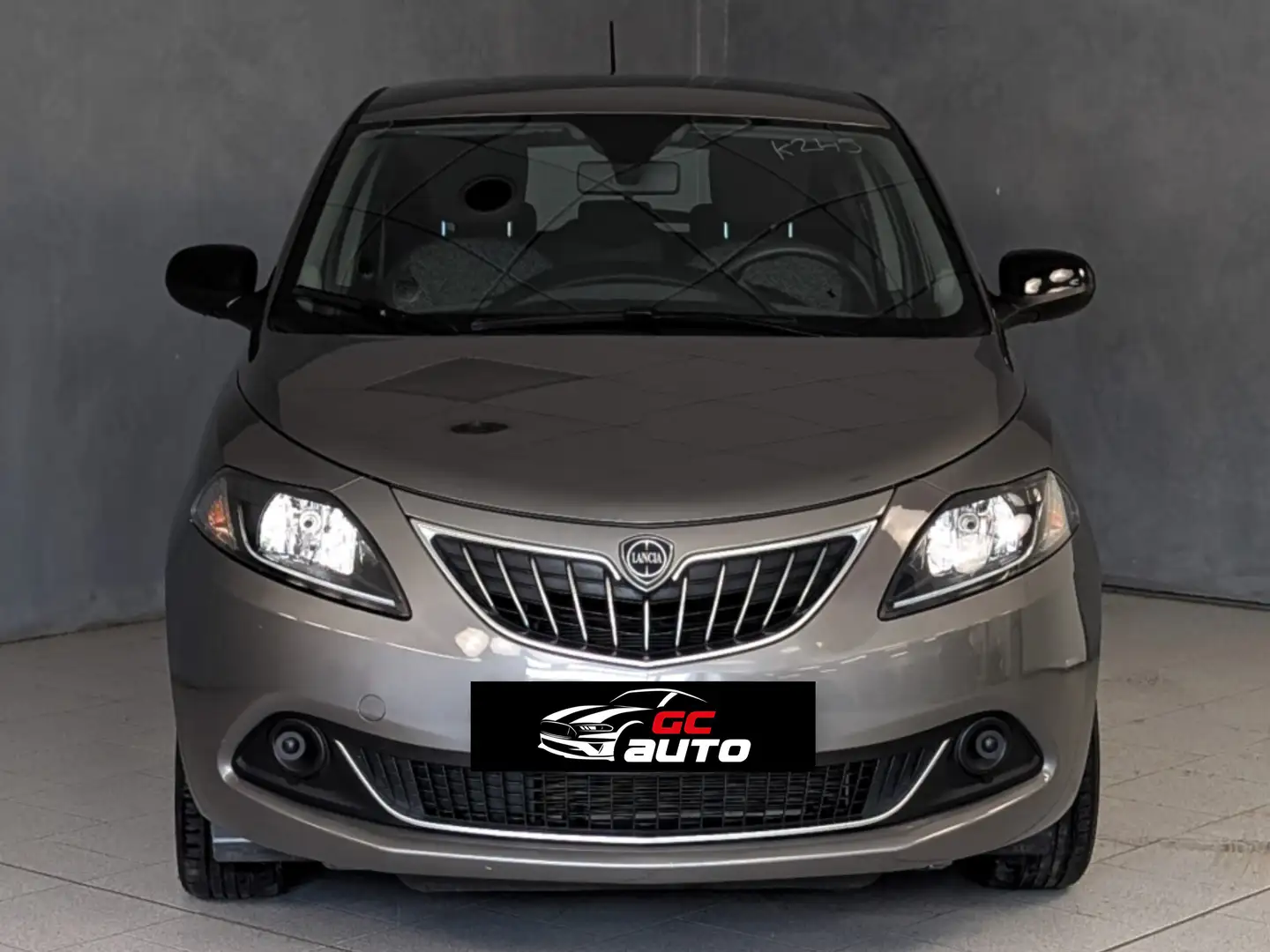 Lancia Ypsilon Ypsilon III 2021 1.0 firefly hybrid Silver s Zwart - 1