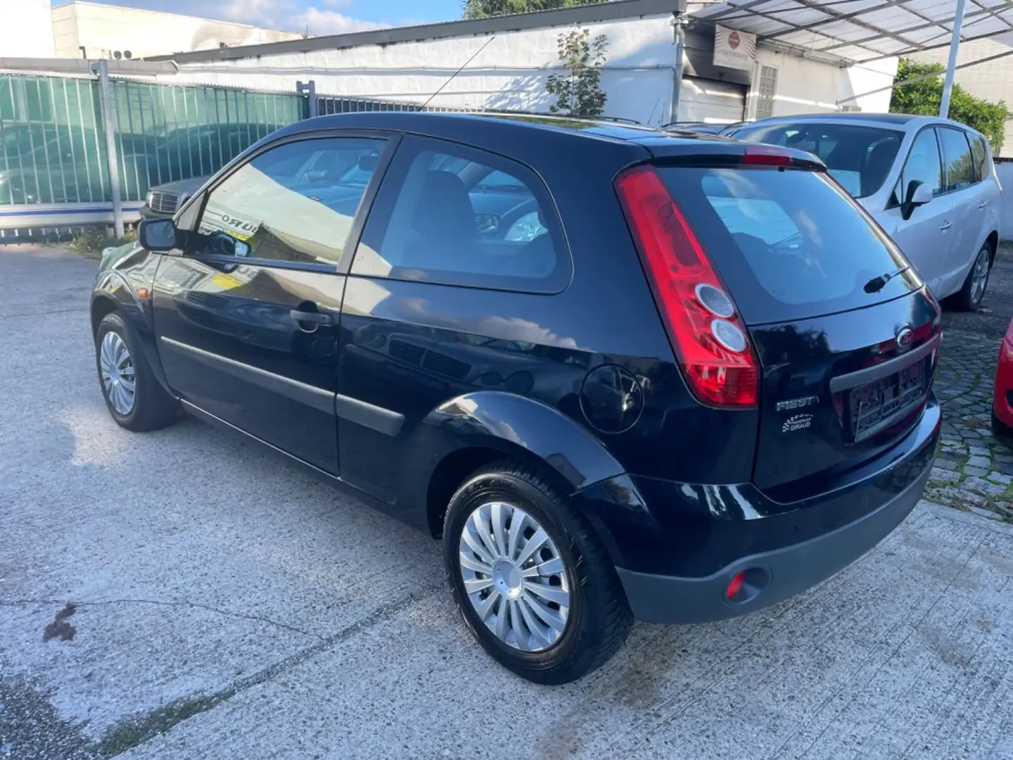 Ford Fiesta Ambiente KLIMA TÜV NEU EURO 4 !!! Blau - 2