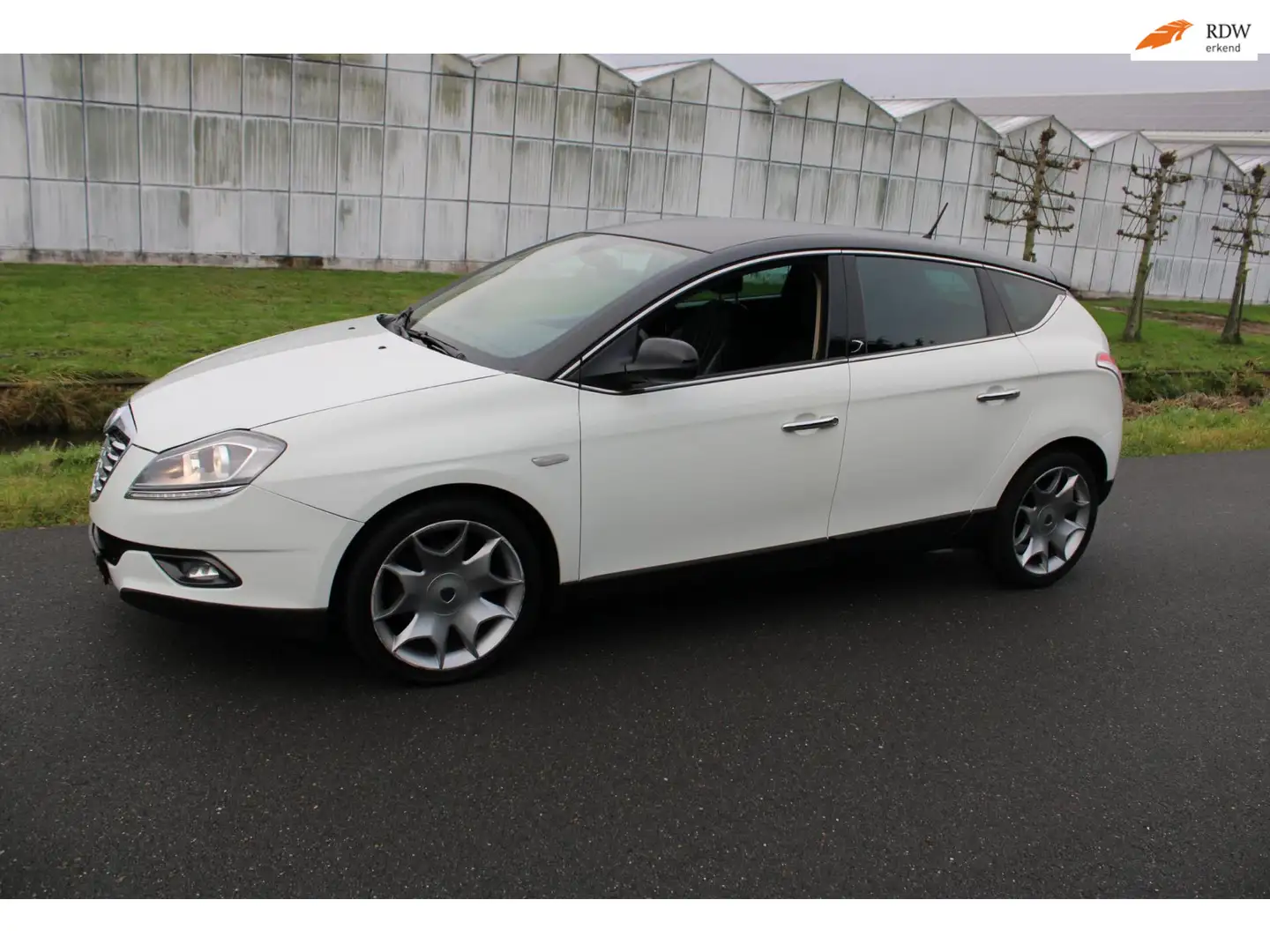 Lancia Delta 1.4-16V Gold Bílá - 1