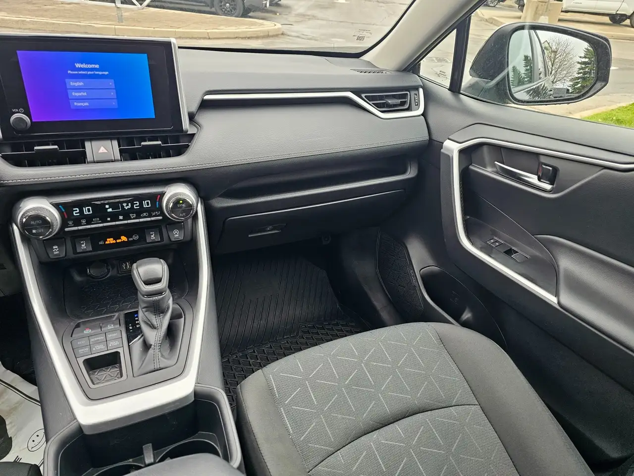 Toyota RAV 4 снимка Toyota RAV 4