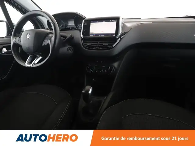 Peugeot 208 view 13