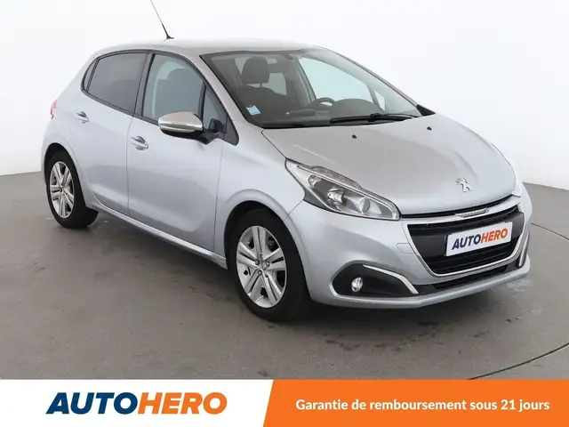 Peugeot 208 view 8